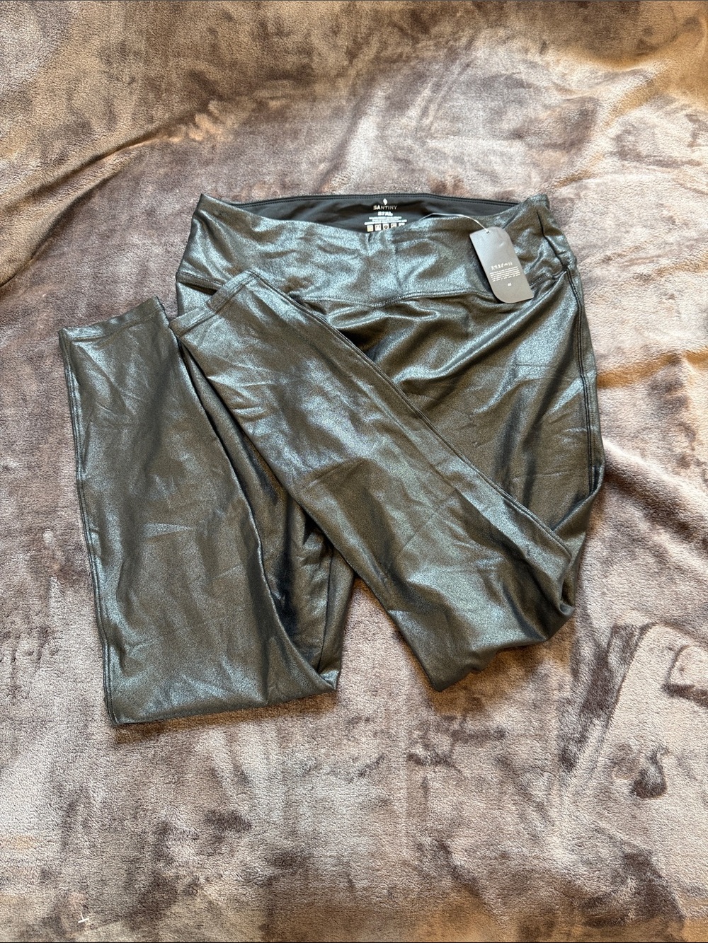 Shiny Black High-Waist Leggings